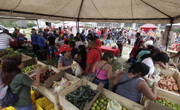 Mercados Populares y a cielo abierto, que permiten un ahorro de hasta un 100% en el costo de los rubros, gracias a la políticas implementadas por nuestro Gobierno Bolivariano